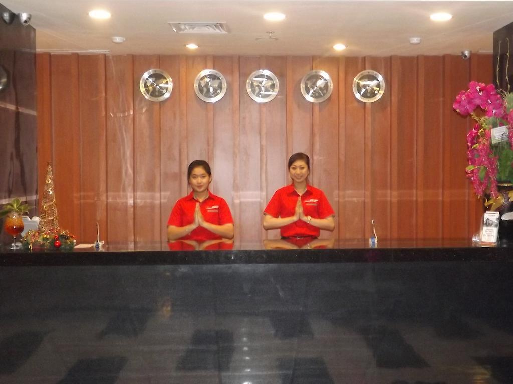Quin Centro Hotel Palembang Exterior photo